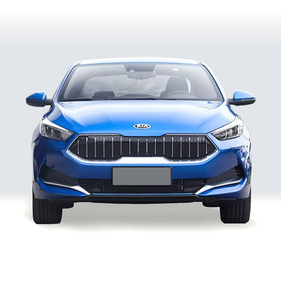 KIA K3 EV elektrische auto 5 zitplaatsen 410KM voor gezinsgebruik en stroomverbruik KWh 13.6